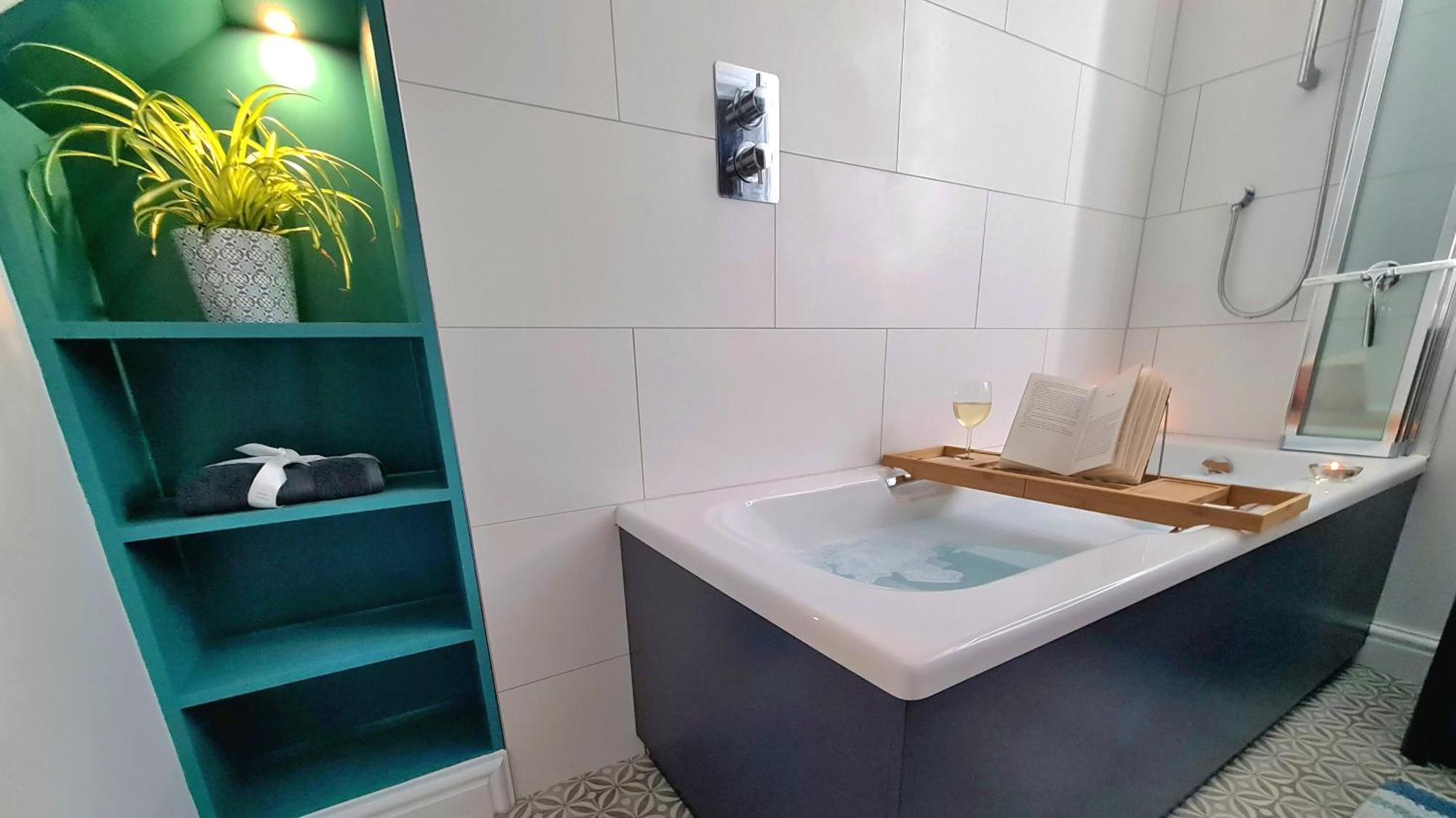 The Hideaway - Luxury Townhouse Villa แวร์แรม ภายนอก รูปภาพ