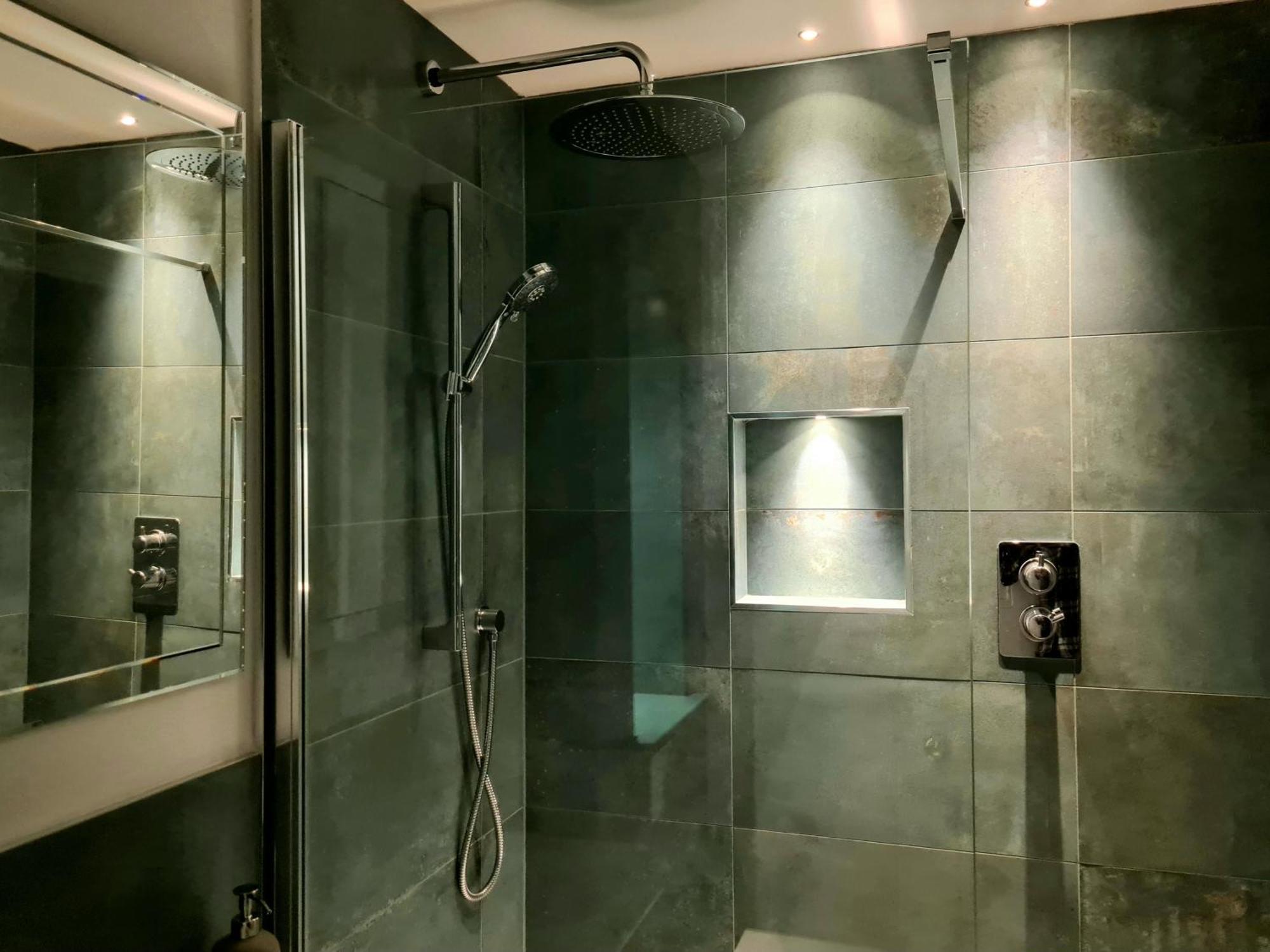 The Hideaway - Luxury Townhouse Villa แวร์แรม ภายนอก รูปภาพ