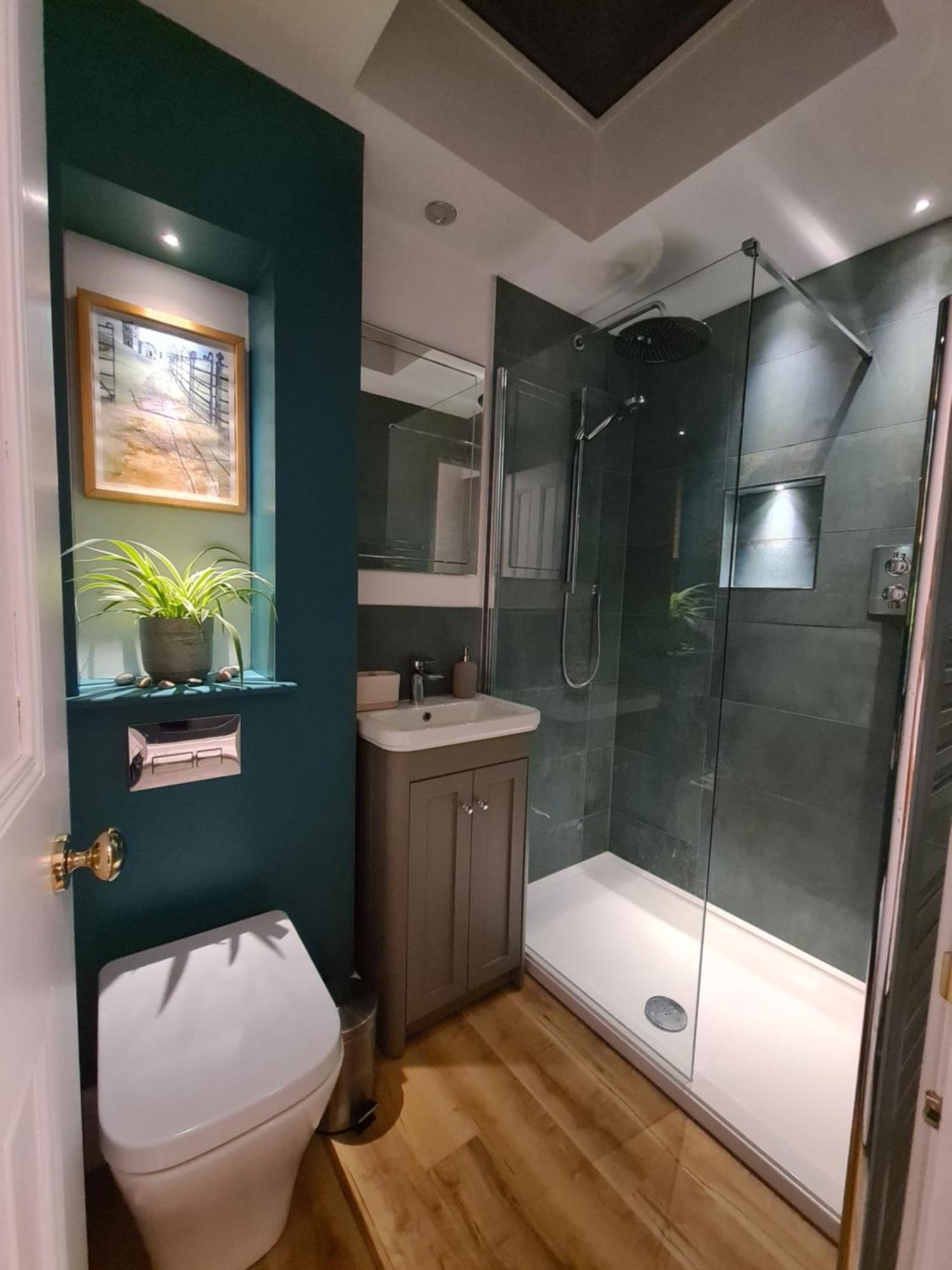 The Hideaway - Luxury Townhouse Villa แวร์แรม ภายนอก รูปภาพ