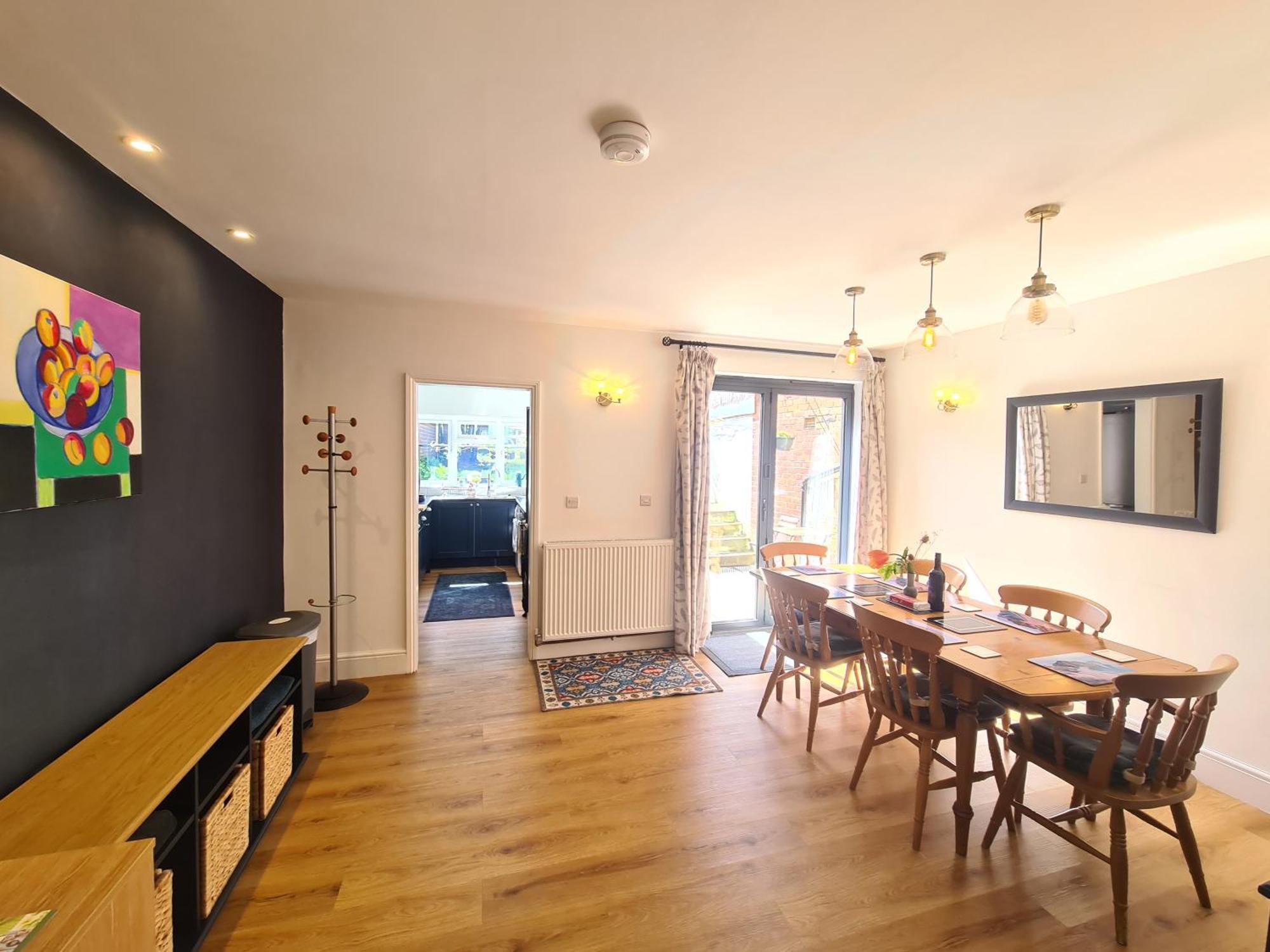 The Hideaway - Luxury Townhouse Villa แวร์แรม ภายนอก รูปภาพ