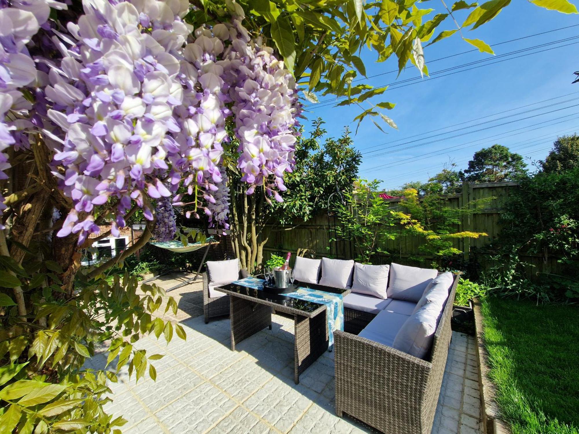 The Hideaway - Luxury Townhouse Villa แวร์แรม ภายนอก รูปภาพ